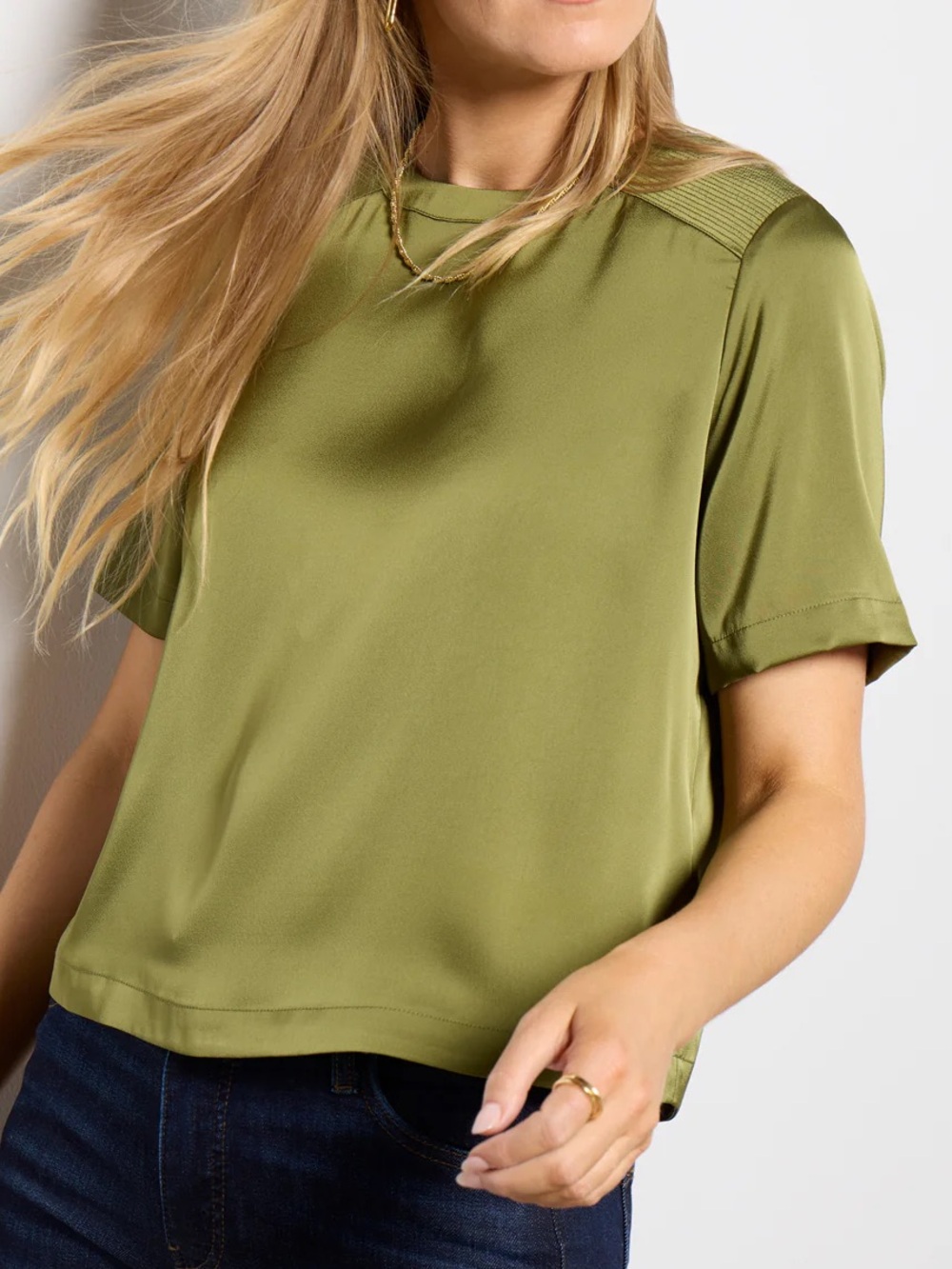 Evereve Rylan Satin Crewneck Blouse Olive Green Large Minimalist Quiet Luxury